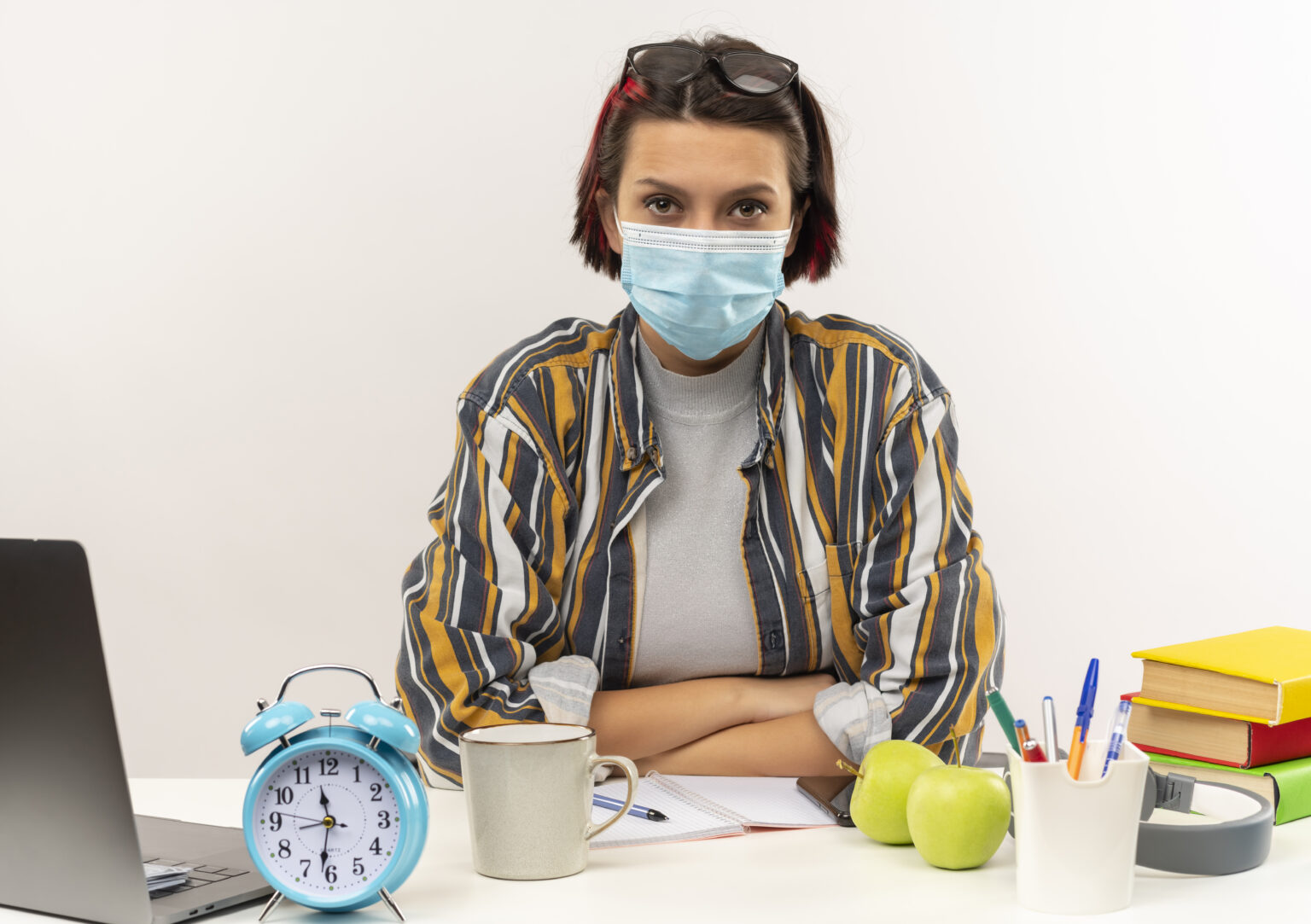 how much does a travel nurse make a year